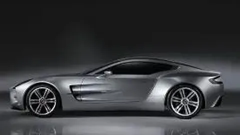 “张怡宁、李克勤、任达华现场助阵！孙颖莎左脚踝扭伤紧急医疗暂停，绑好脚踝后重返赛场”