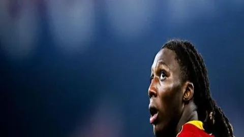 奥尔莫点球致胜奥萨苏纳，巴萨3-0完胜，费兰和莱万各建一功